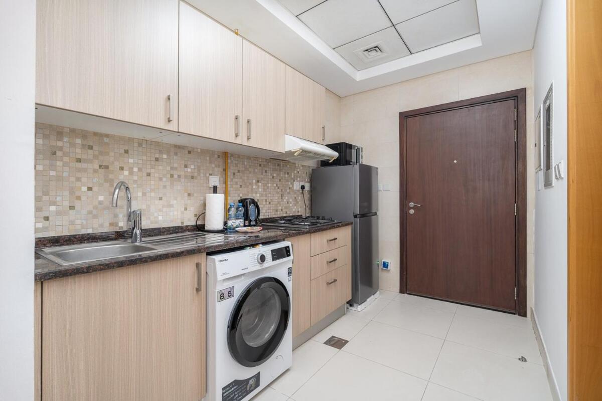 Comfortable Space For 3 In Al Furjan Apartment Dubai Luaran gambar